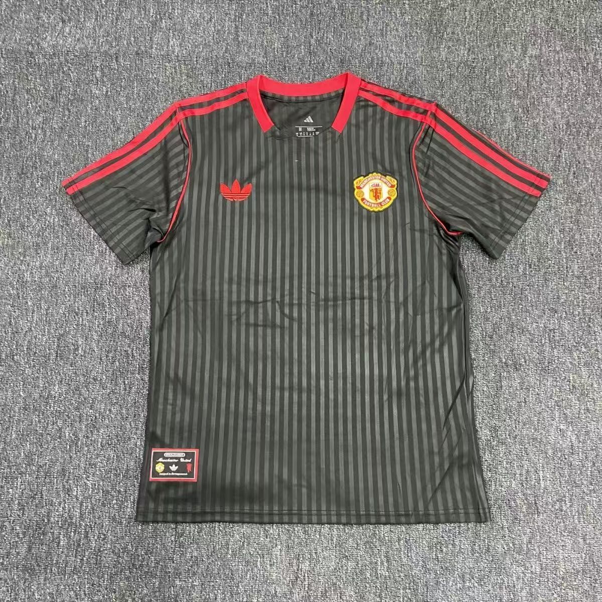 25/26 Man Utd Retro Black Jersey 1:1 Thai Quality