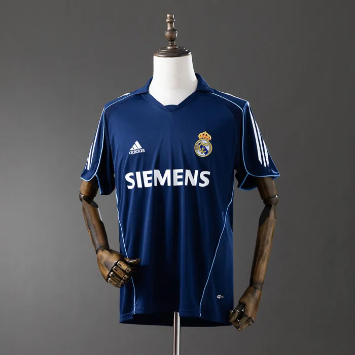 Retro Real Madrid 2005-06 Away Kit